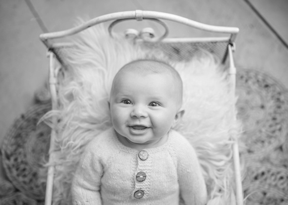 Theo_3months_45bw