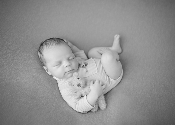 Carson_newborn_15bw