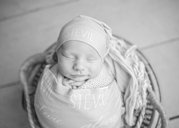 Stevie_newborn_38bw